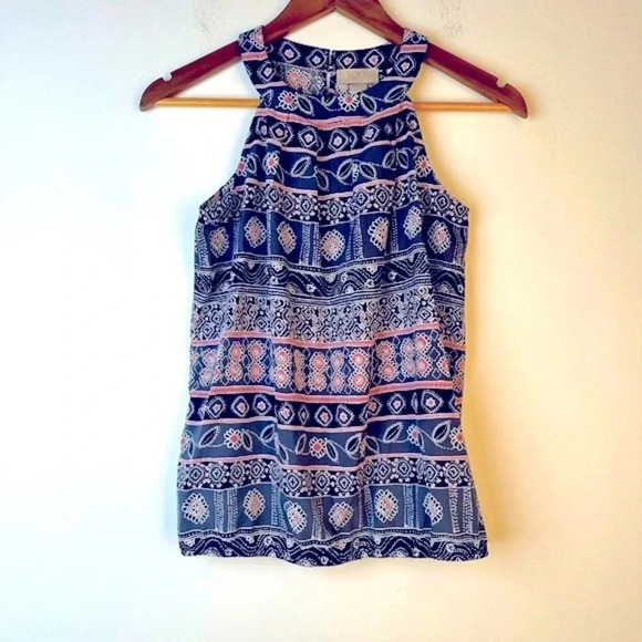 Loft Top - Picture 1 of 3